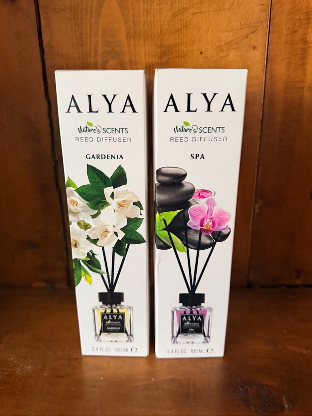Alya Reed Diffuser Set with White Gardenia & Pink Spa Orchid Art